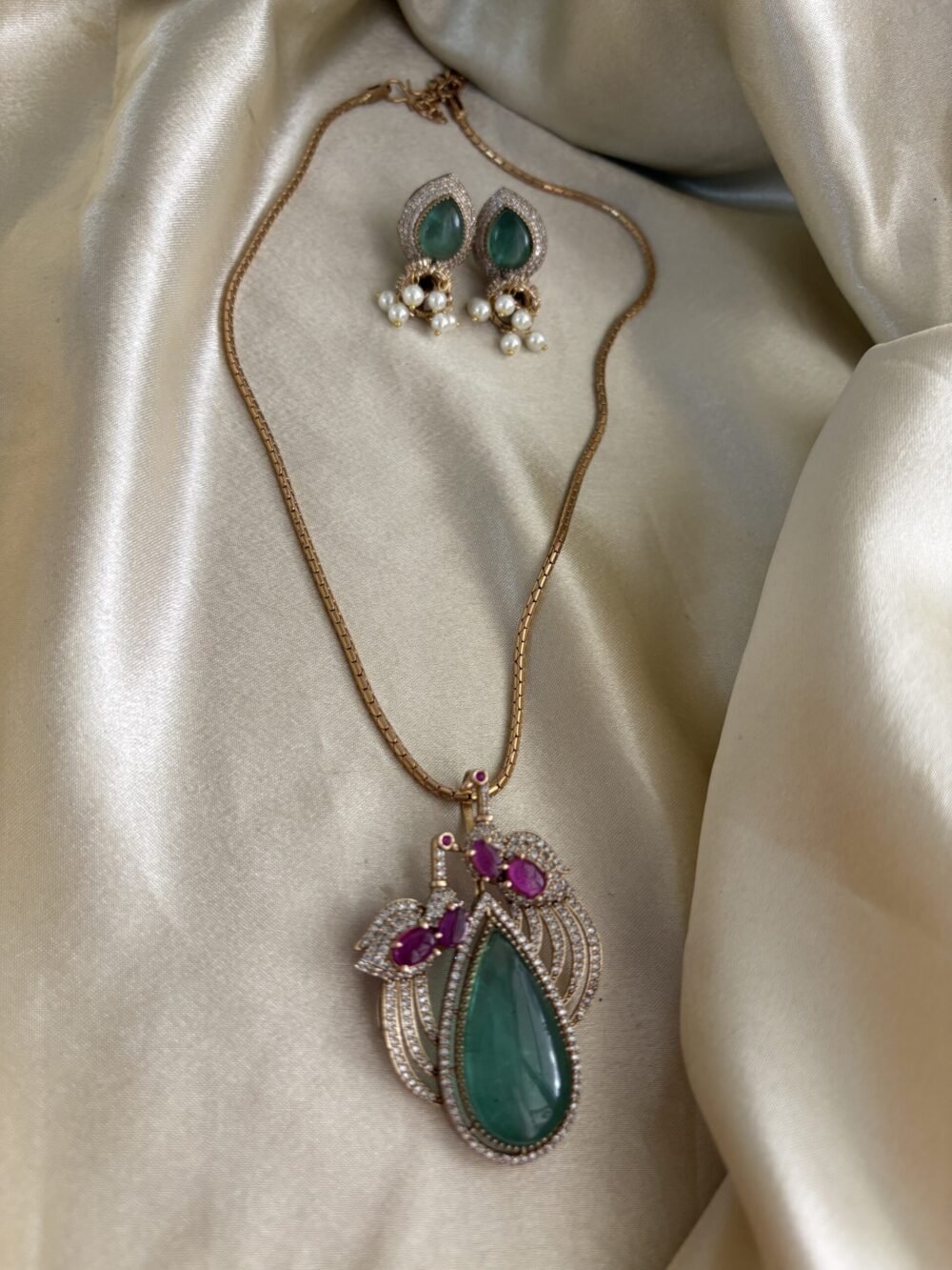 Mirza Pendant Necklace Set