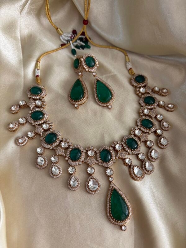 Purna Polki Necklace Set