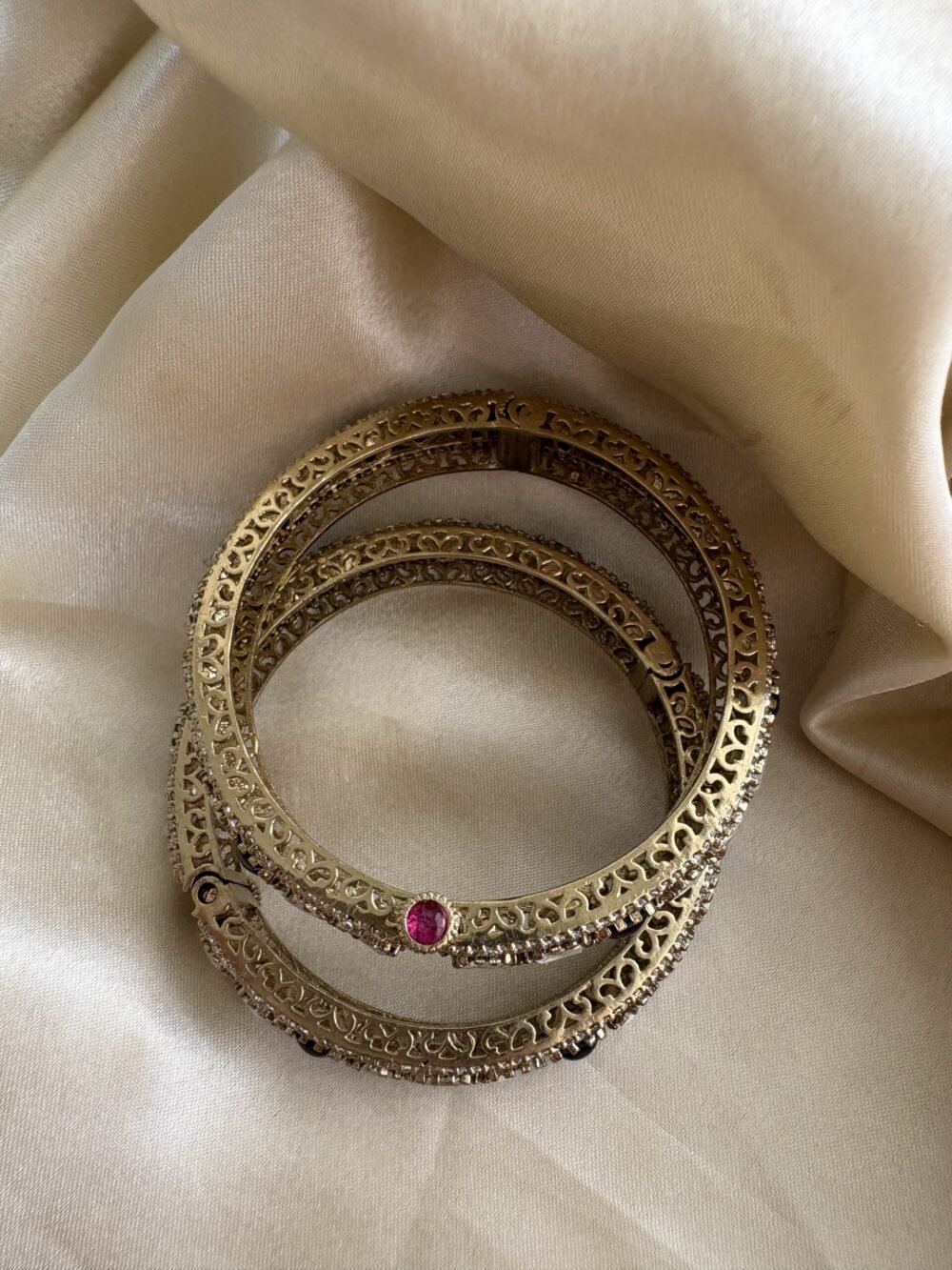 Safira Polki Bangles - Image 3