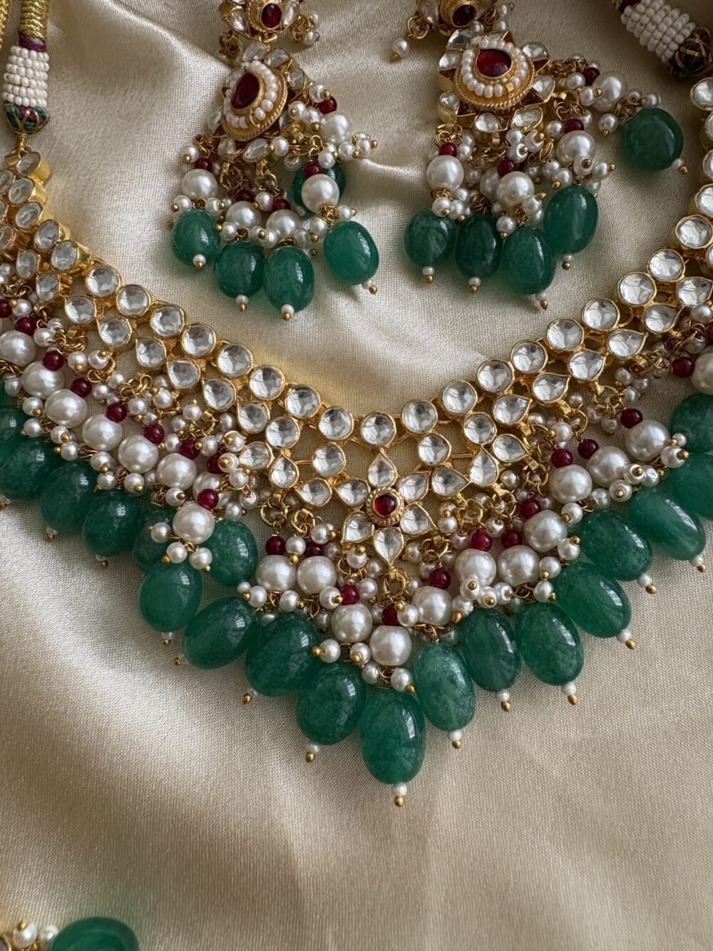 Adiya Minimal Bridal Necklace  Set - Image 3