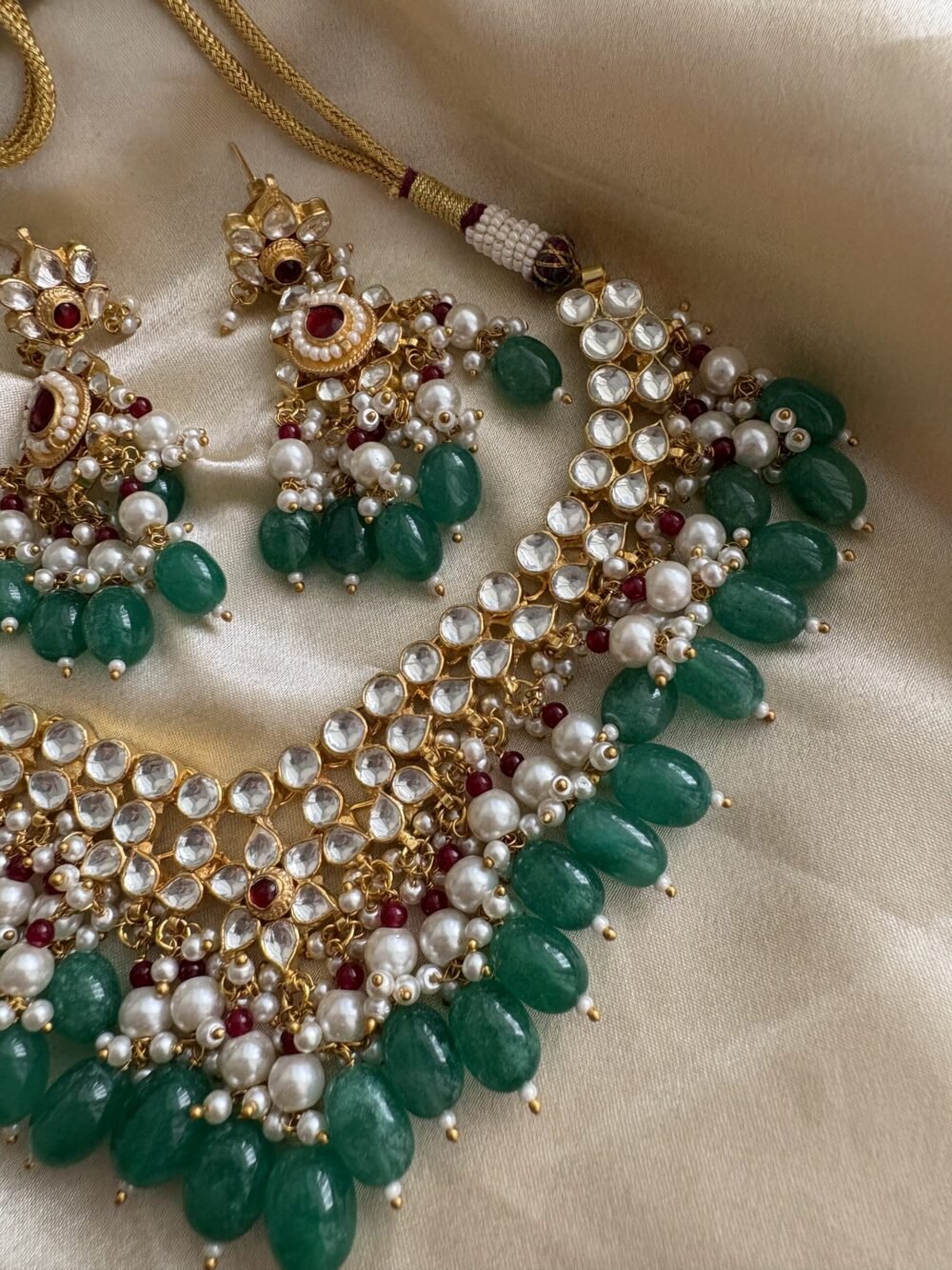 Adiya Minimal Bridal Necklace  Set - Image 5