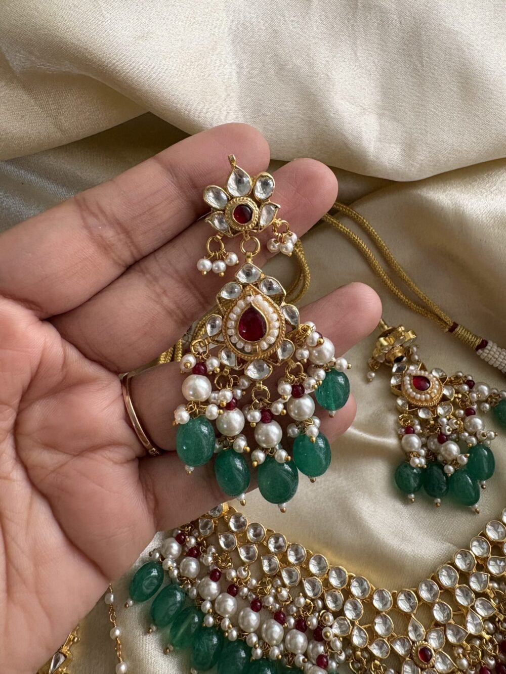 Adiya Minimal Bridal Necklace  Set - Image 9
