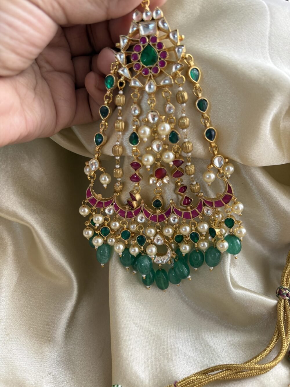 Adiya Minimal Bridal Necklace  Set - Image 10