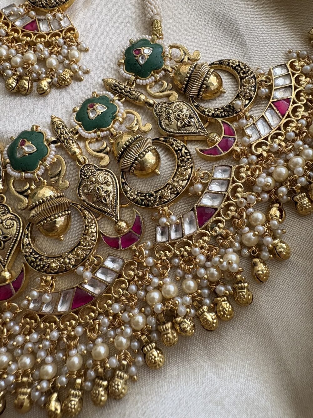 Suvarna Kundan Bridal Necklace Set - Image 4