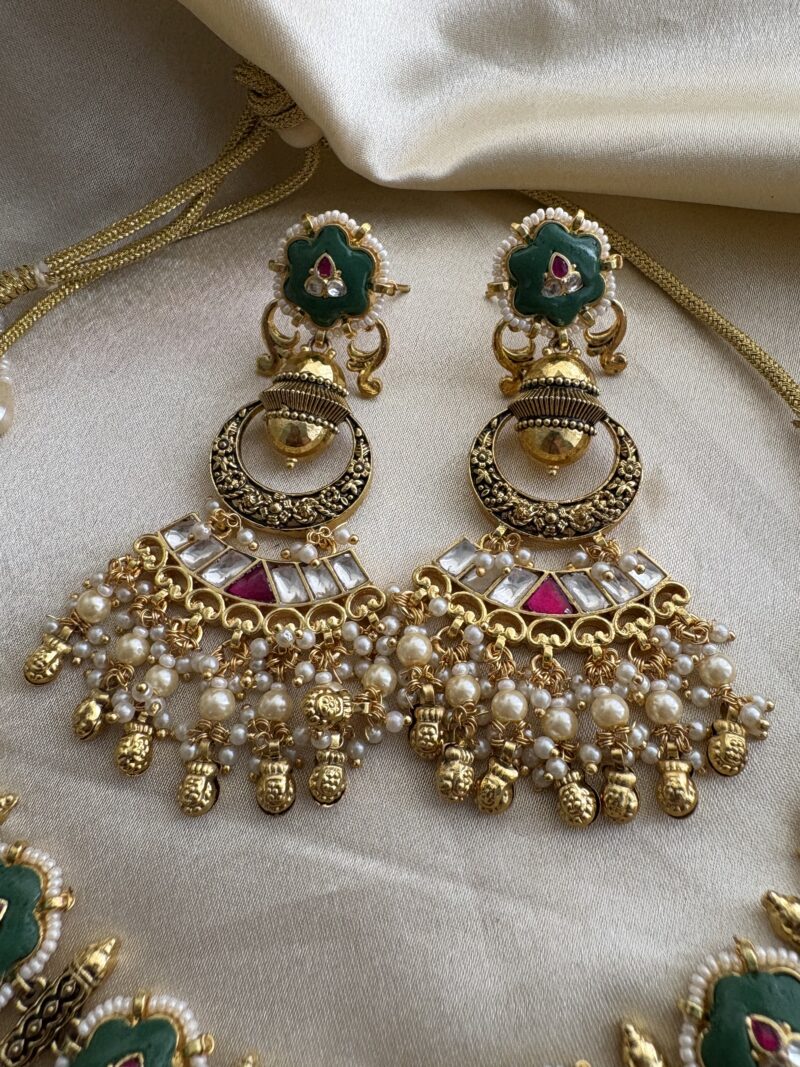 Suvarna Kundan Bridal Necklace Set - Image 5