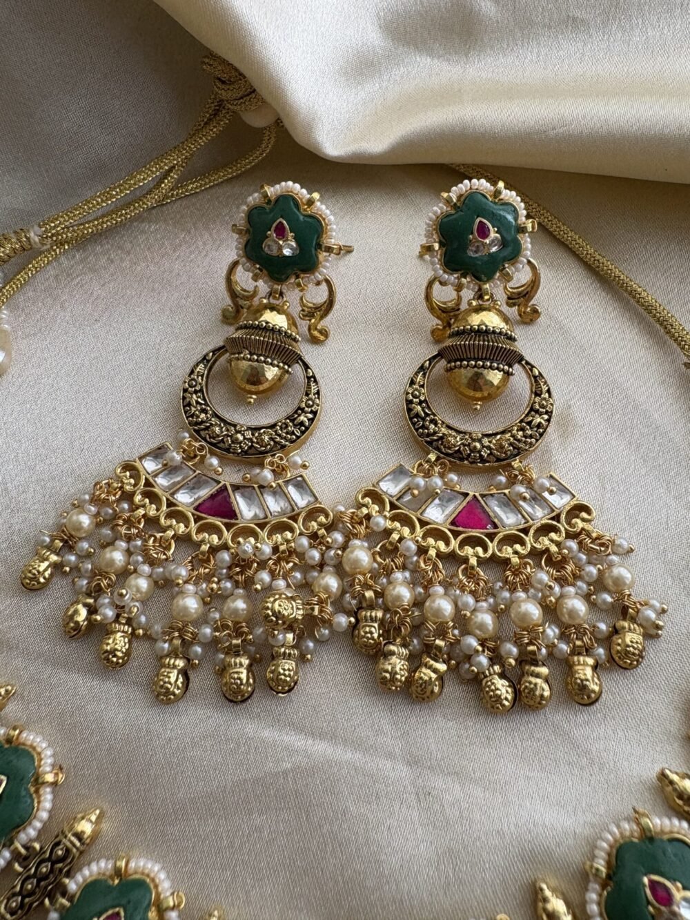 Suvarna Kundan Bridal Necklace Set - Image 5