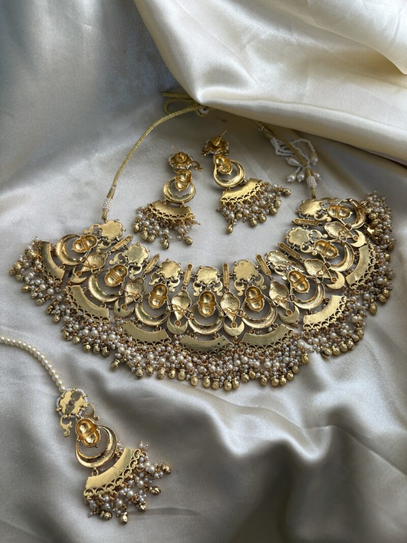 Suvarna Kundan Bridal Necklace Set - Image 9