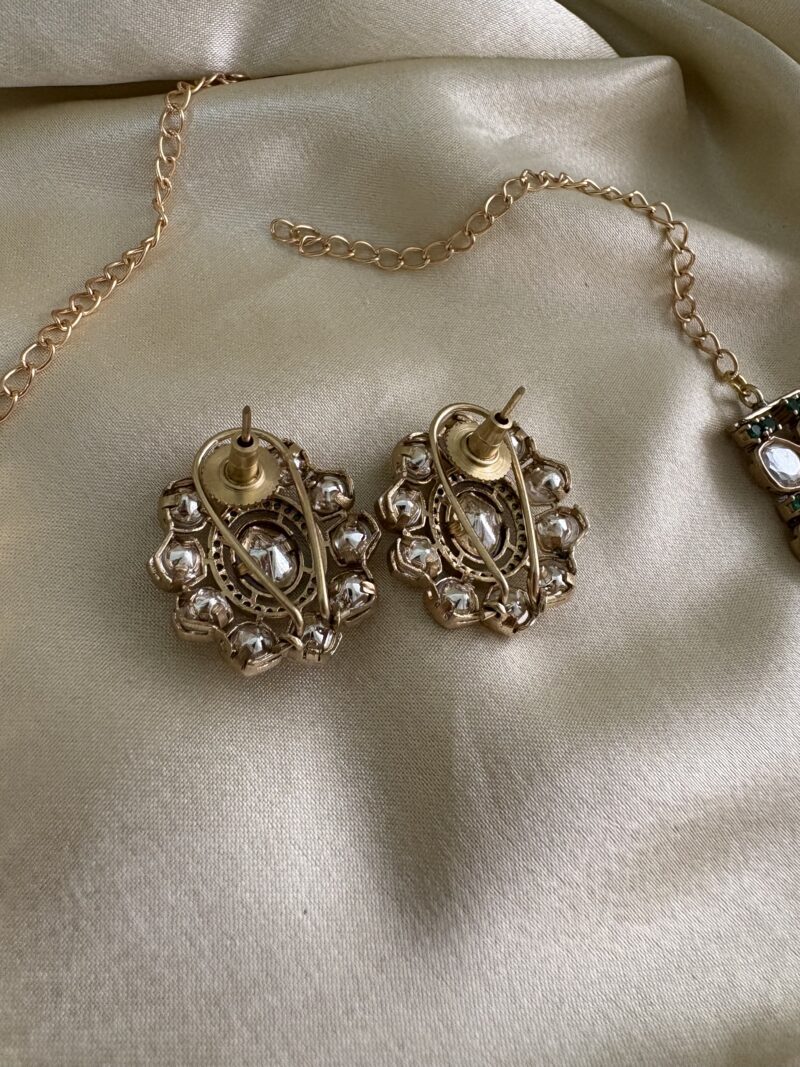 Vihana Necklace Set - Image 8