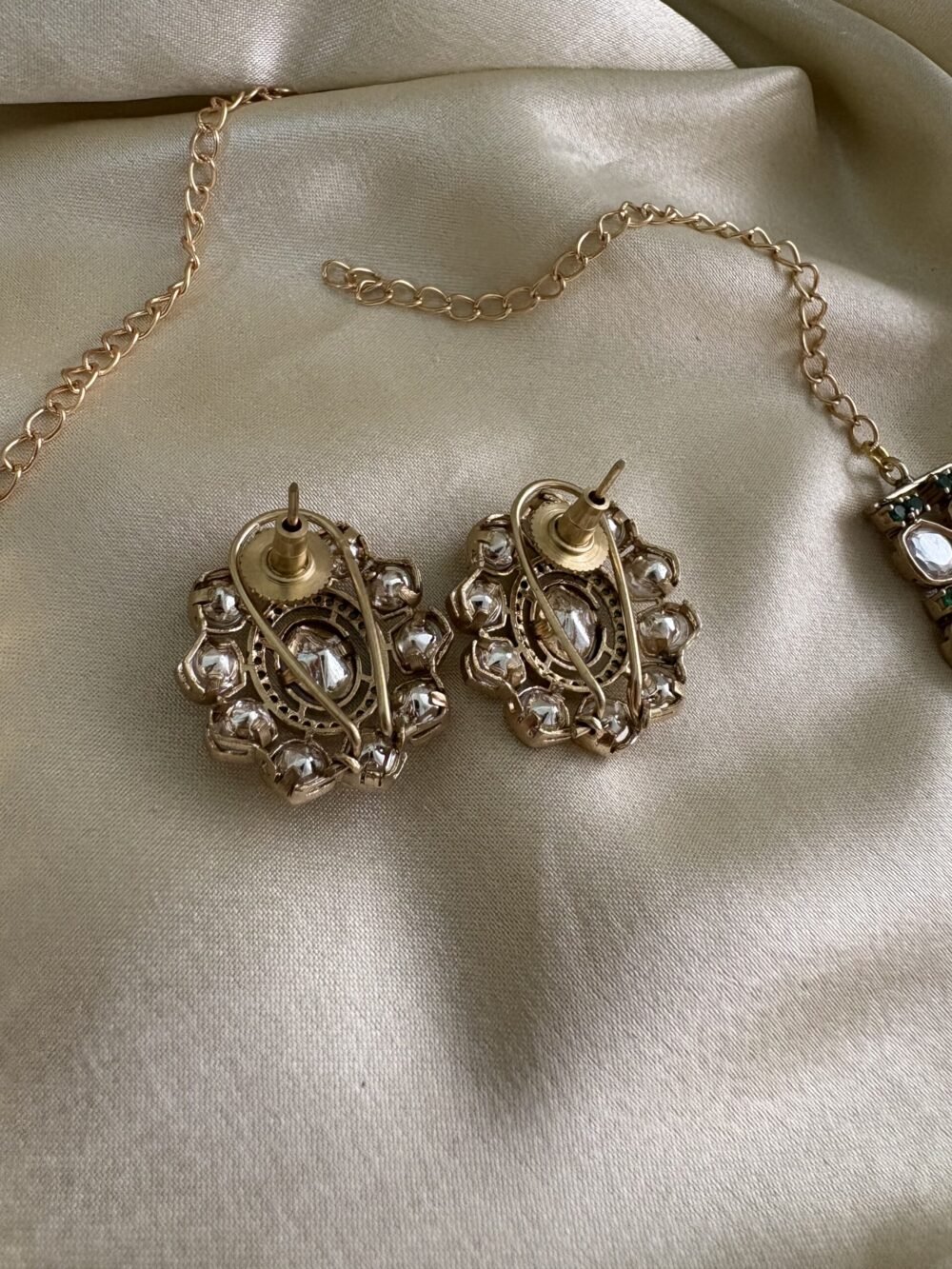 Vihana Necklace Set - Image 8