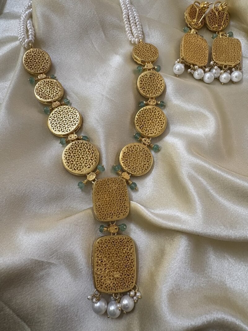 Vishaka Polki Necklace Set - Image 12