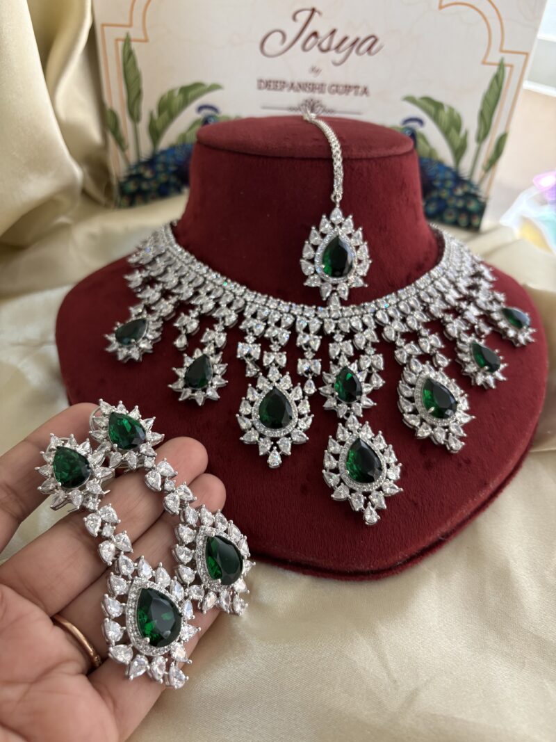 Tarnia Diamond Bridal Necklace Set - Image 5