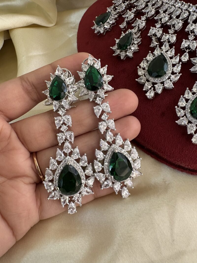 Tarnia Diamond Bridal Necklace Set - Image 11