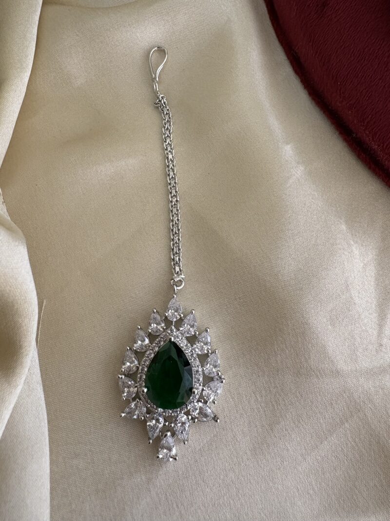 Tarnia Diamond Bridal Necklace Set - Image 8