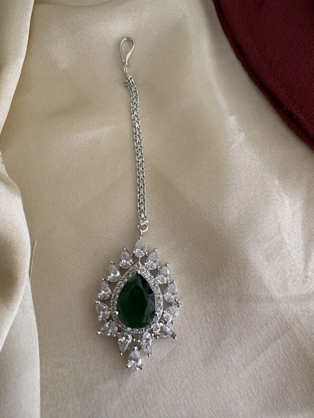 Tarnia Diamond Bridal Necklace Set - Image 8