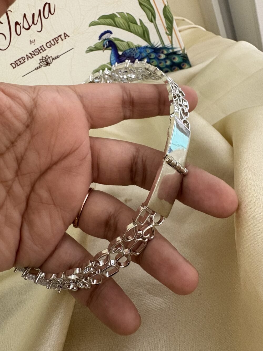 Amia Diamond Hasli Necklace Set - Image 8