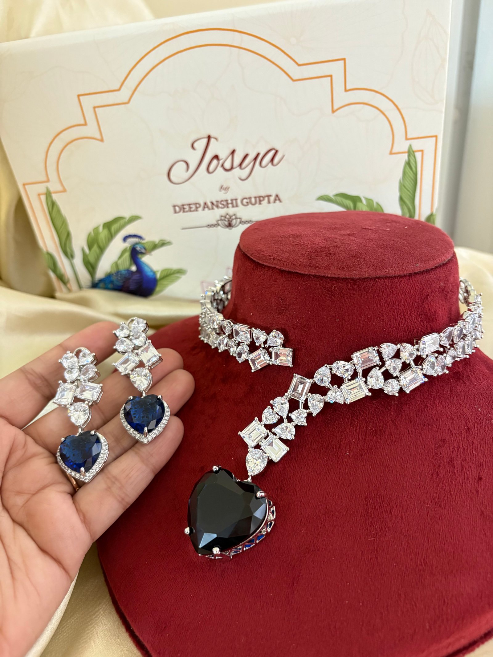 Amia Diamond Hasli Necklace Set