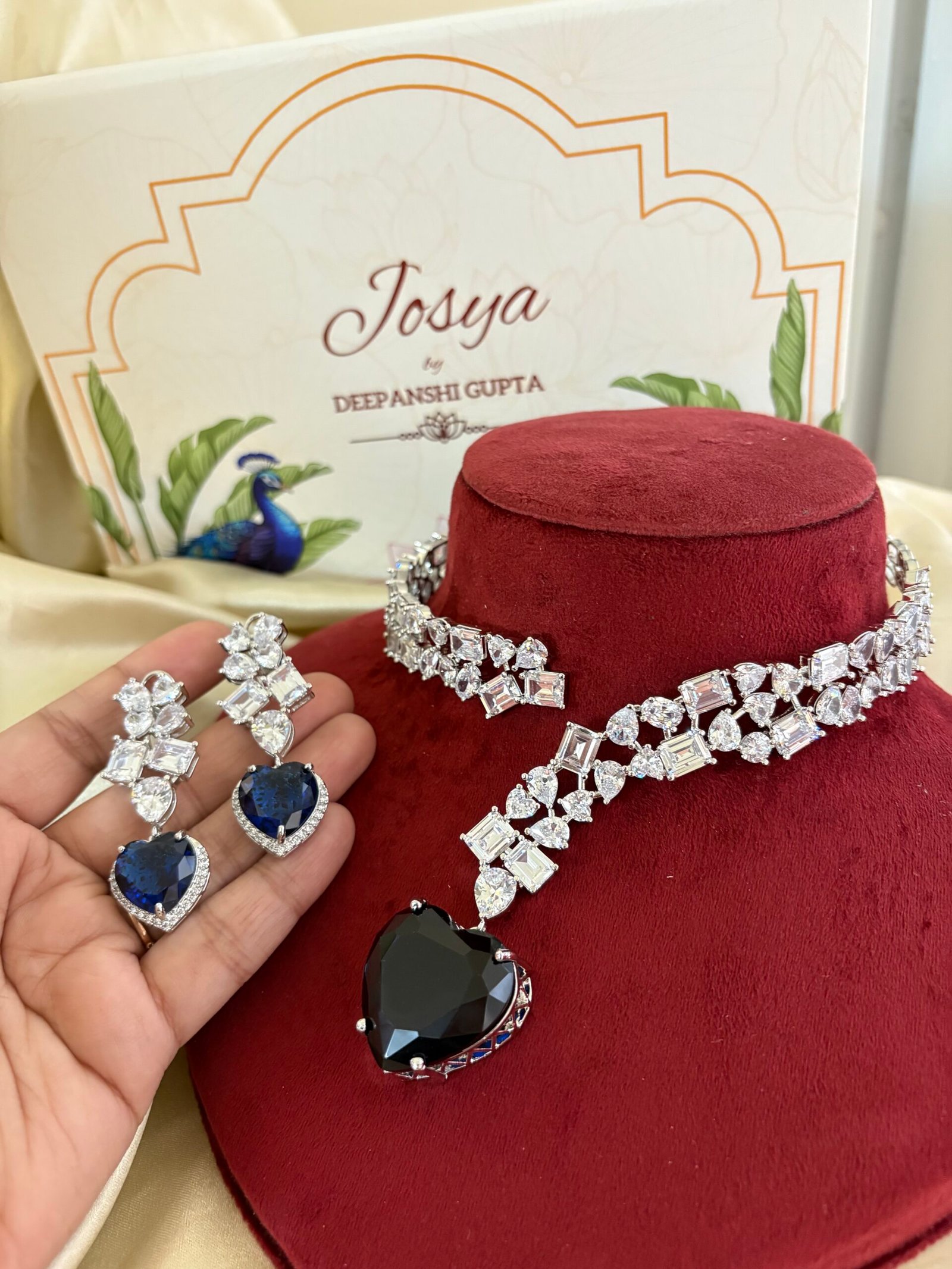 Amia Diamond Hasli Necklace Set