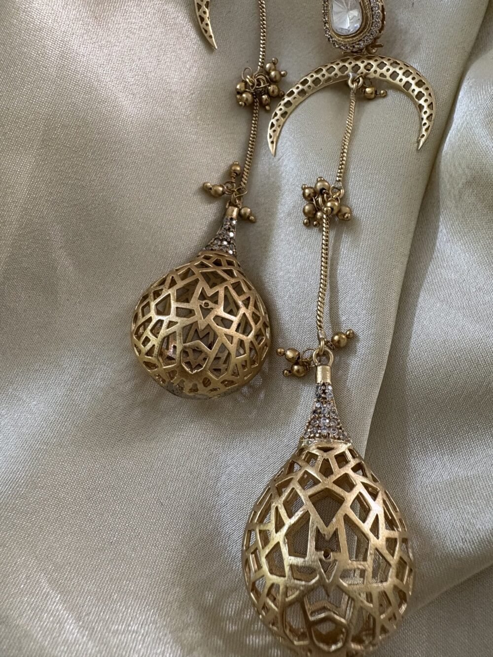 Mahina Chandbali Earrings - Image 4