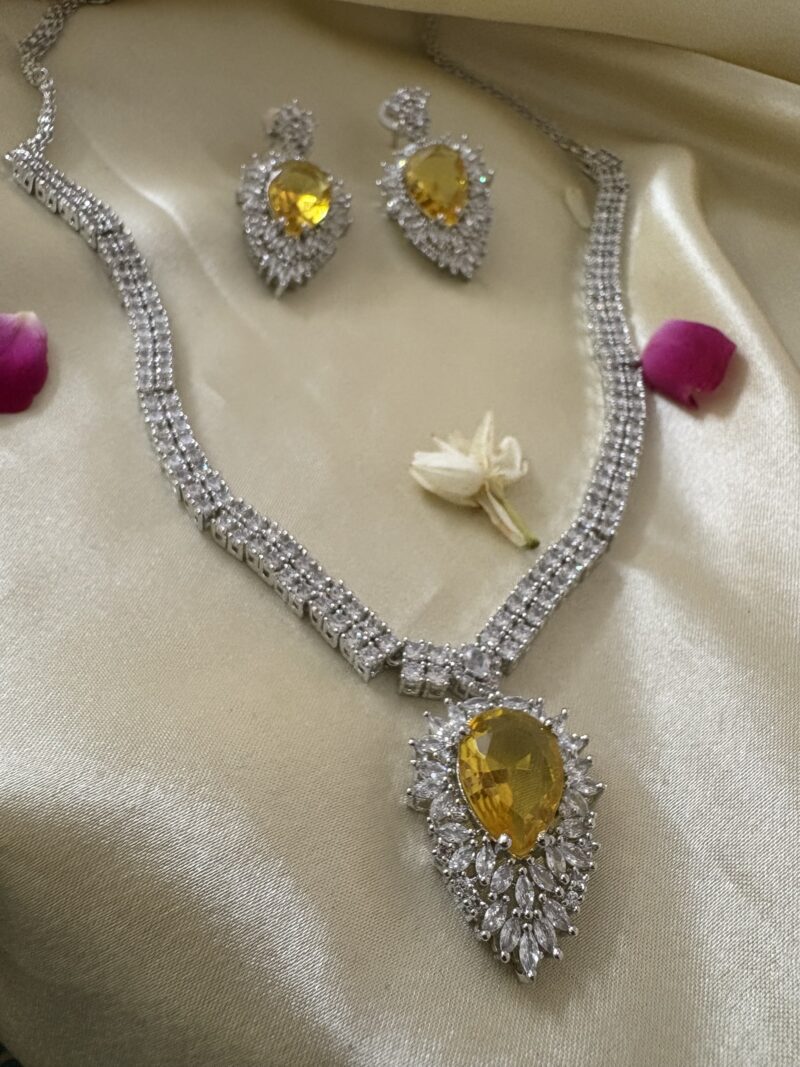 Orla Diamond Pendant Necklace Set (Yellow) - Image 9