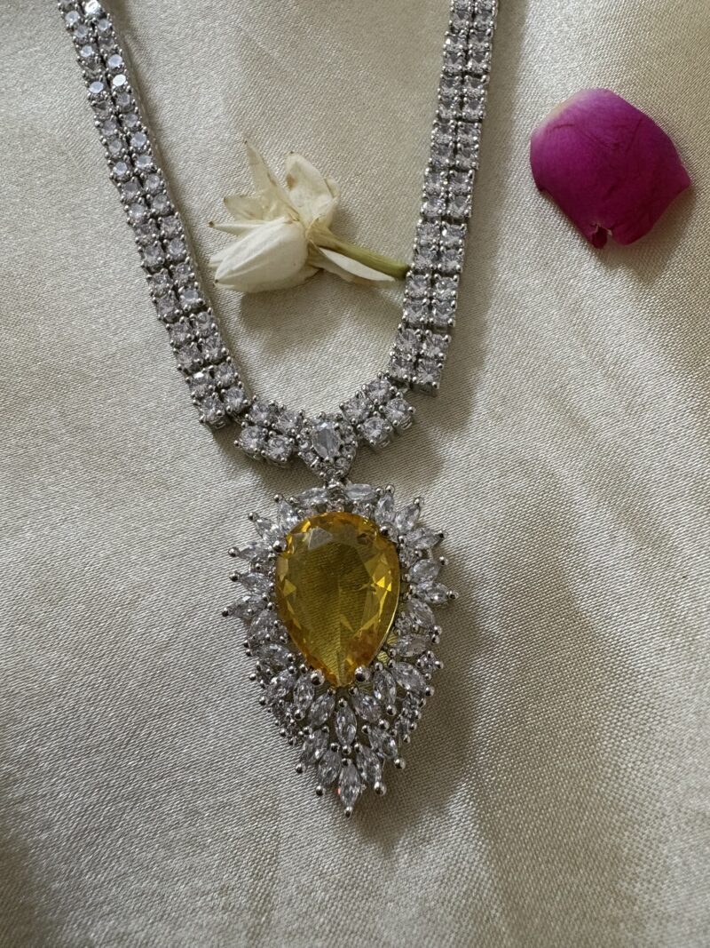 Orla Diamond Pendant Necklace Set (Yellow) - Image 2