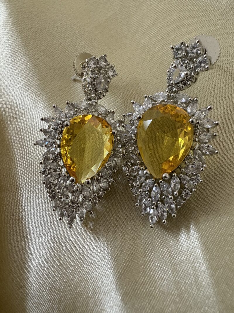 Orla Diamond Pendant Necklace Set (Yellow) - Image 6