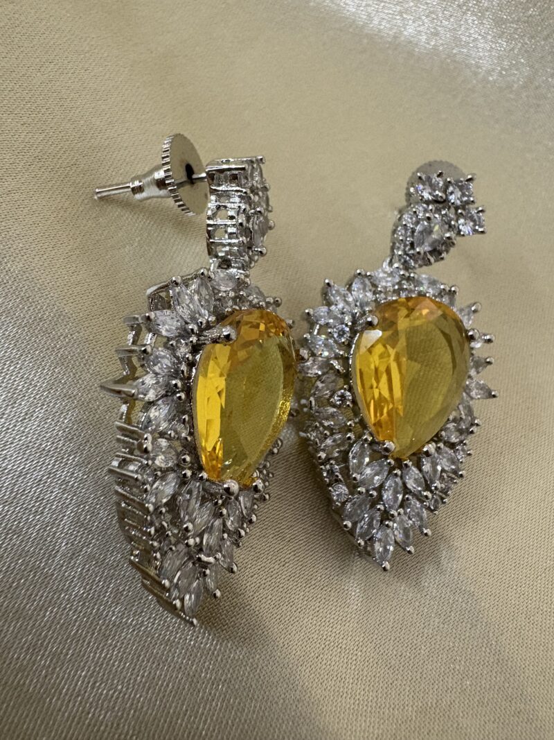 Orla Diamond Pendant Necklace Set (Yellow) - Image 7