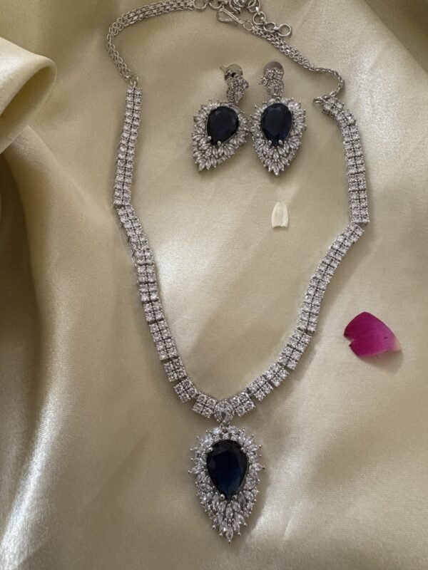 Orla Diamond Pendant Necklace Set (Sapphire)
