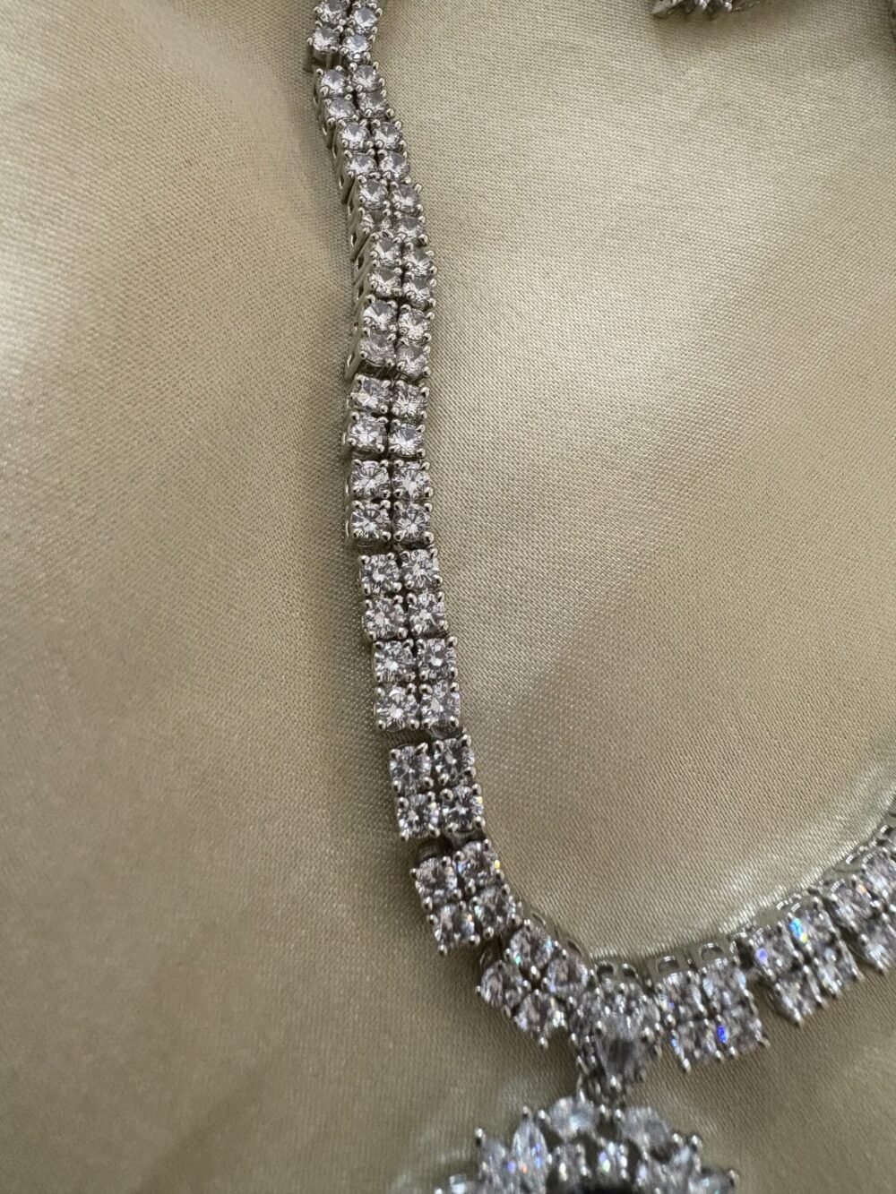 Orla Diamond Pendant Necklace Set (Sapphire) - Image 3