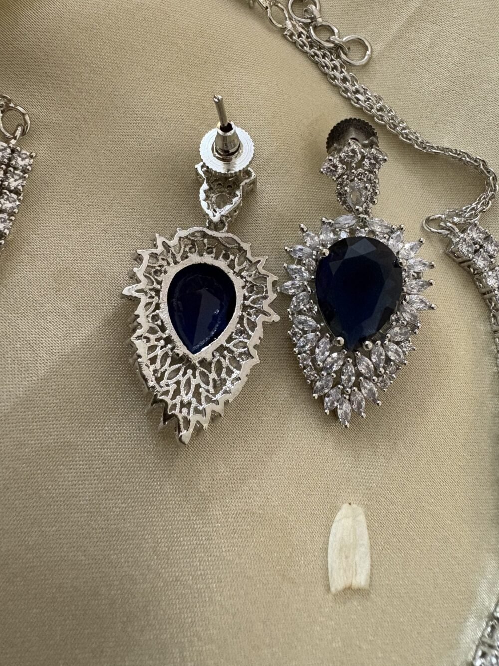 Orla Diamond Pendant Necklace Set (Sapphire) - Image 6