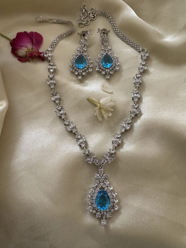Aquanetta Diamond Pendant Necklace Set
