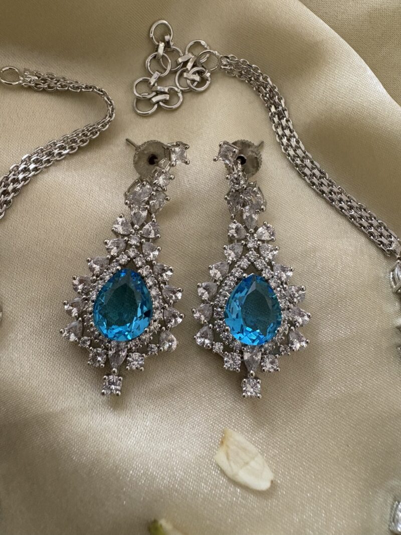 Aquanetta Diamond Pendant Necklace Set - Image 5