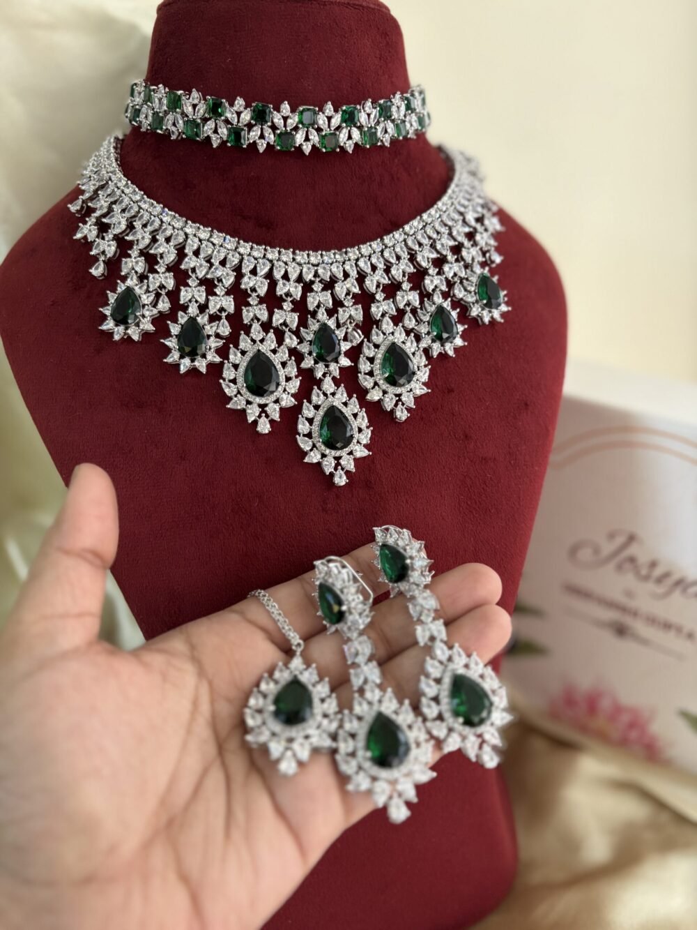 Tarnia Diamond Bridal Necklace Set - Image 12