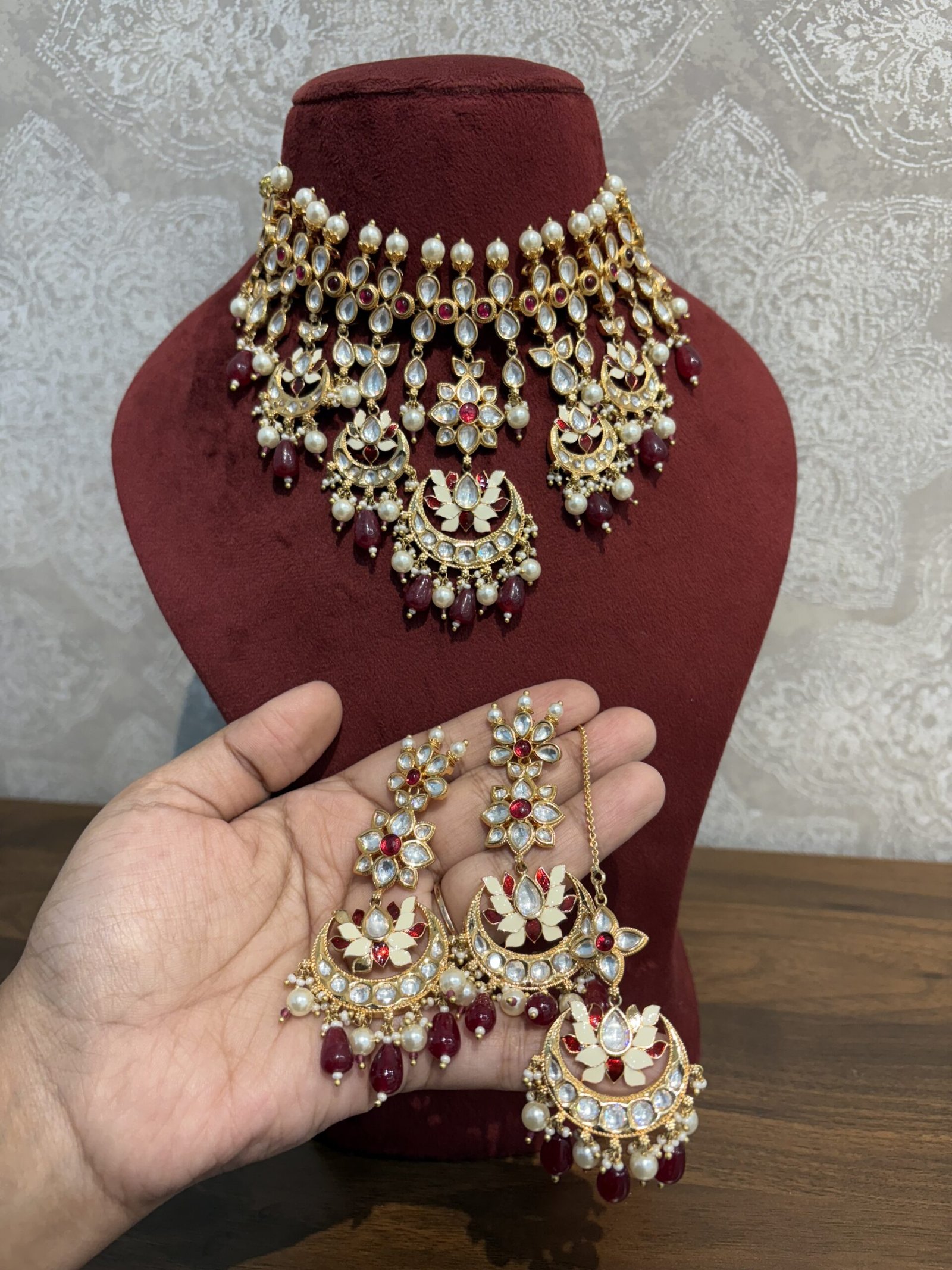 Gitika Kundan Choker Set