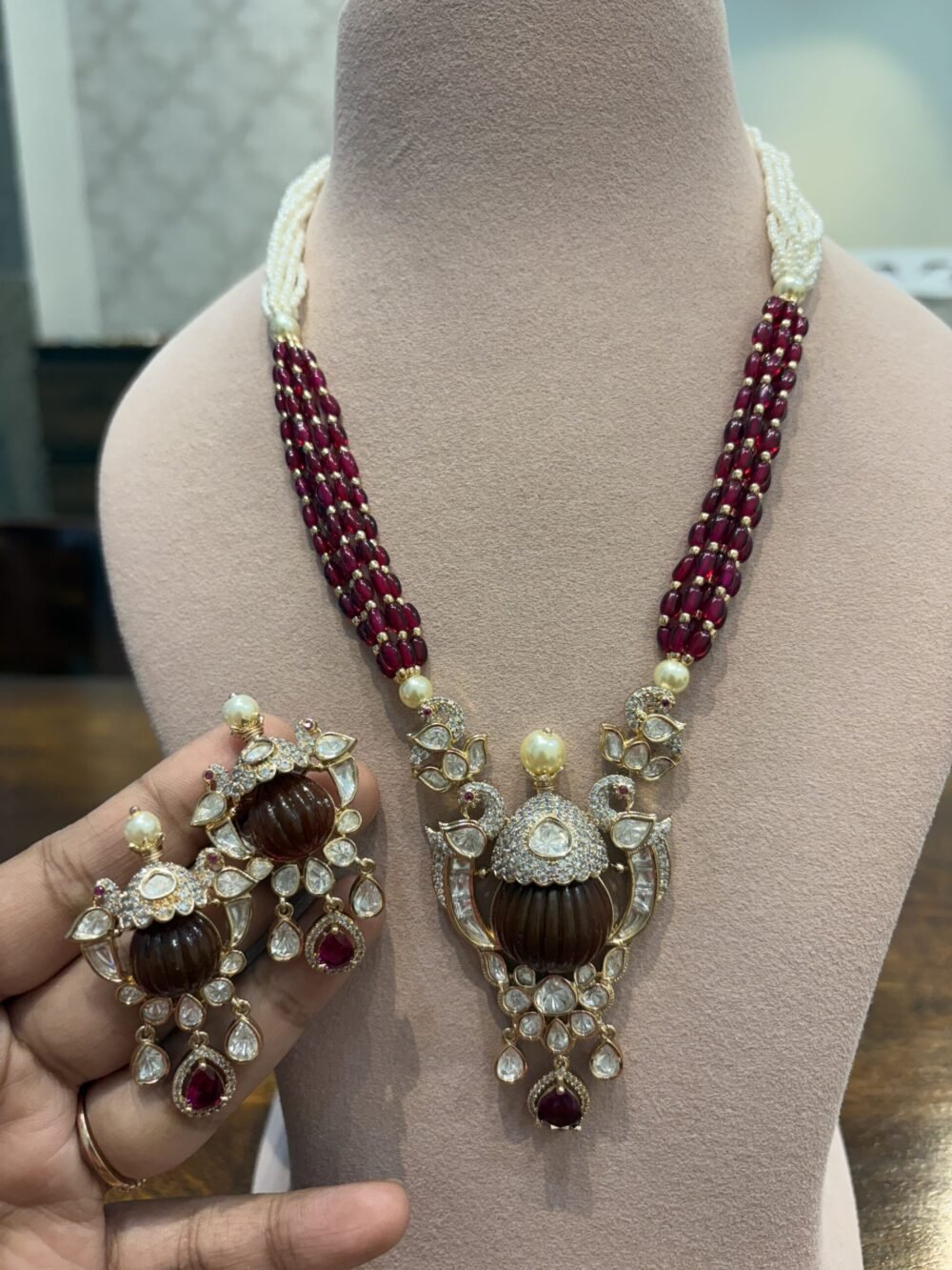 Kayra Pendant Necklace Set - Image 10