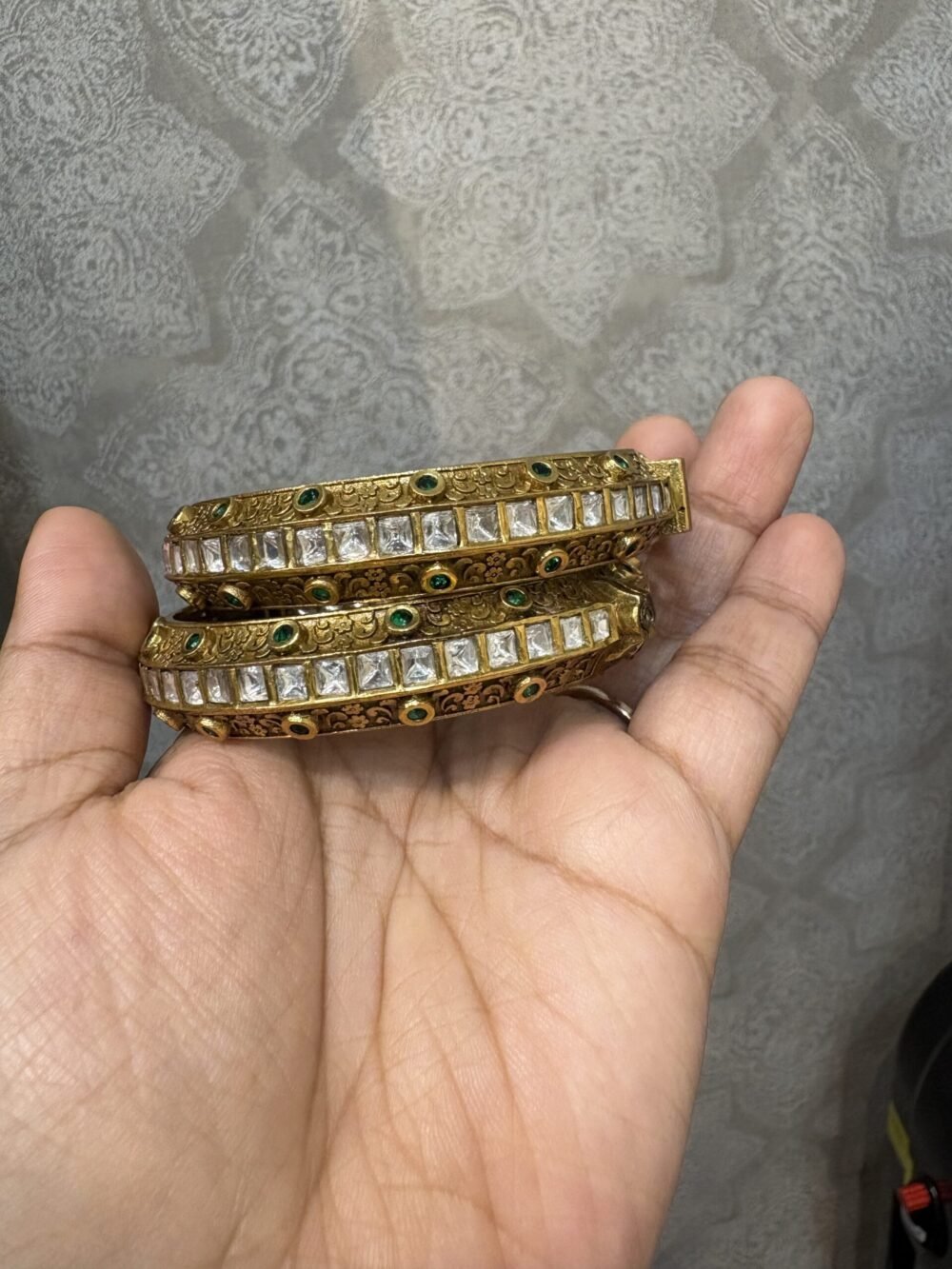 Avanti Antique Gold Polki Bangles - Image 3