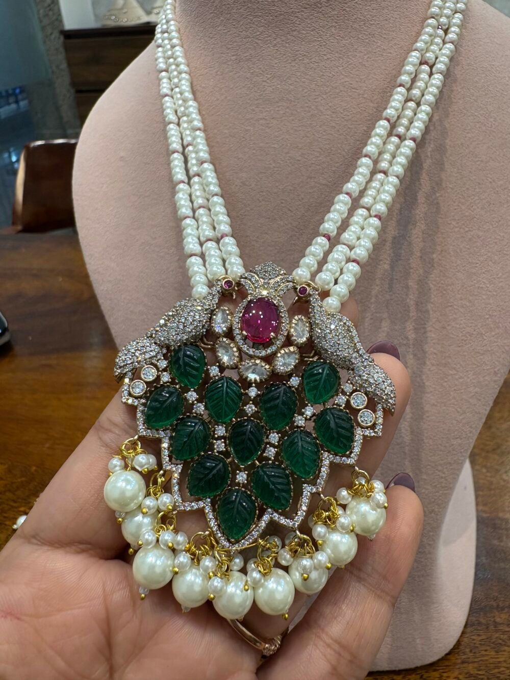 Raisa Pendant Necklace Set - Image 2