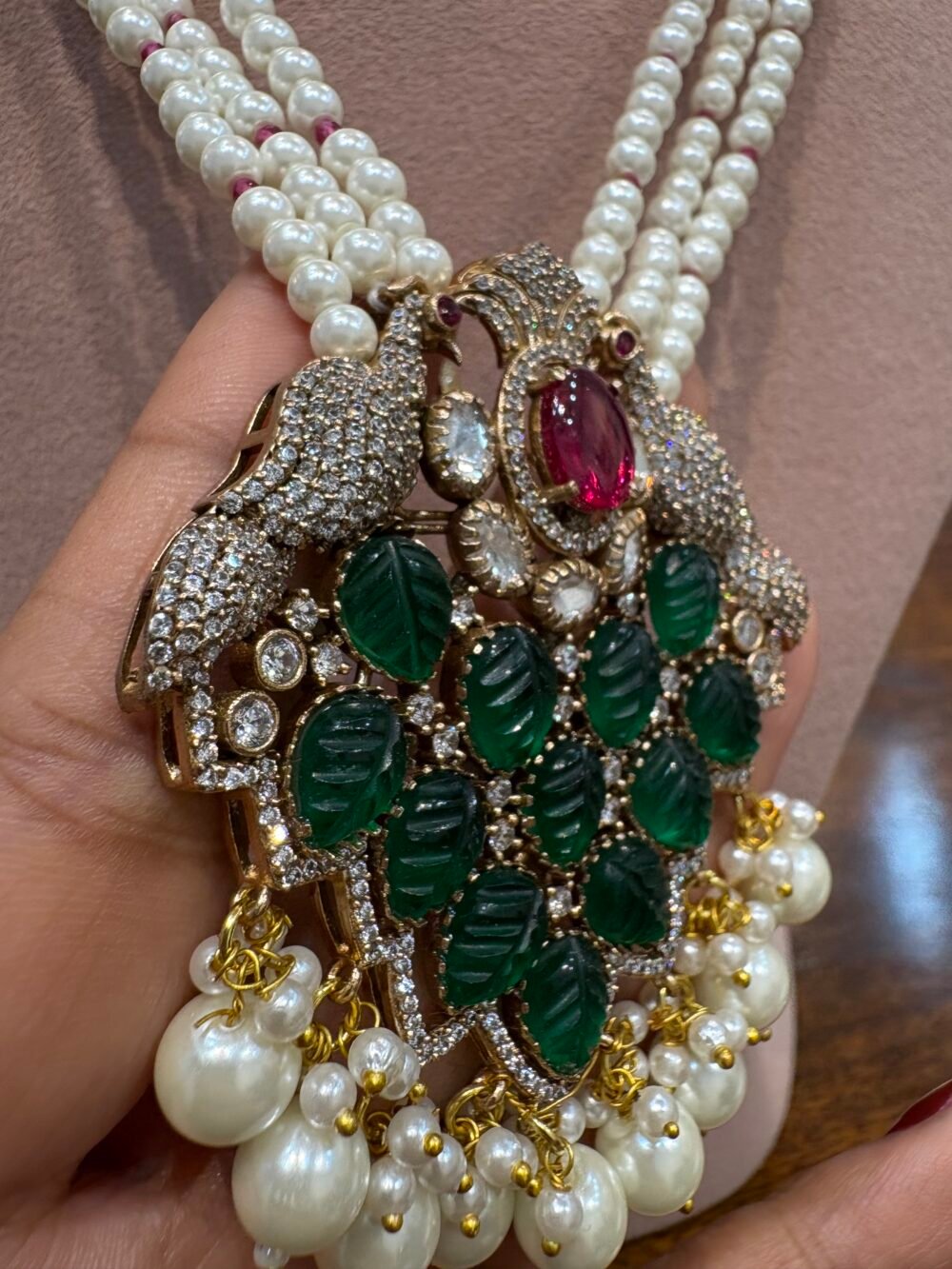 Raisa Pendant Necklace Set - Image 4