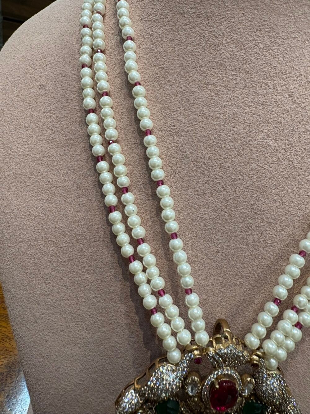 Raisa Pendant Necklace Set - Image 5