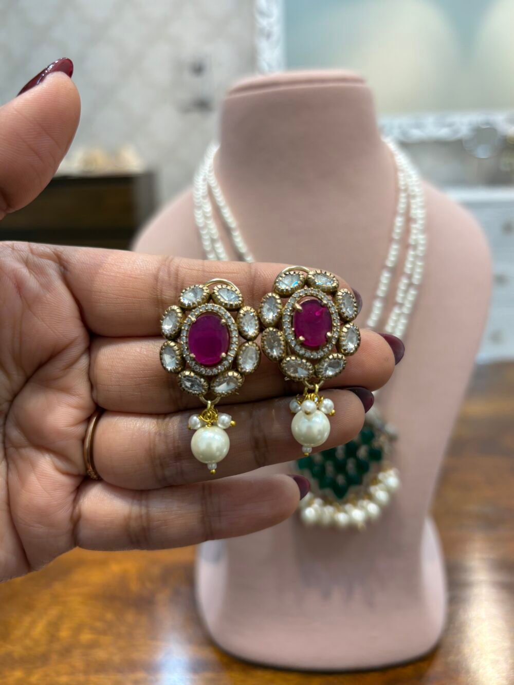 Raisa Pendant Necklace Set - Image 6