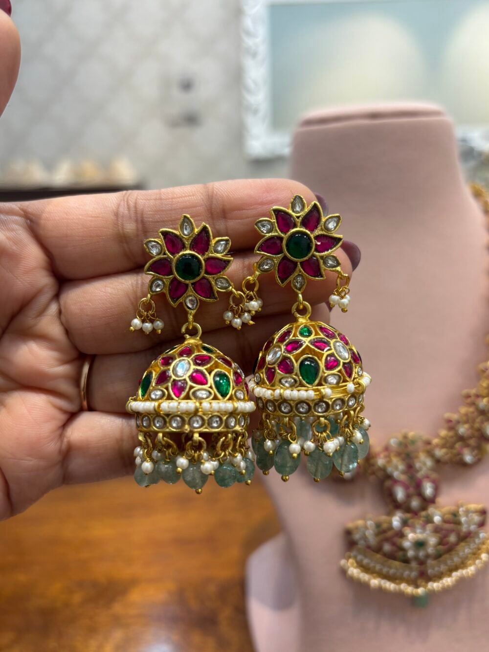 Nivedita Kundan Necklace Set - Image 7