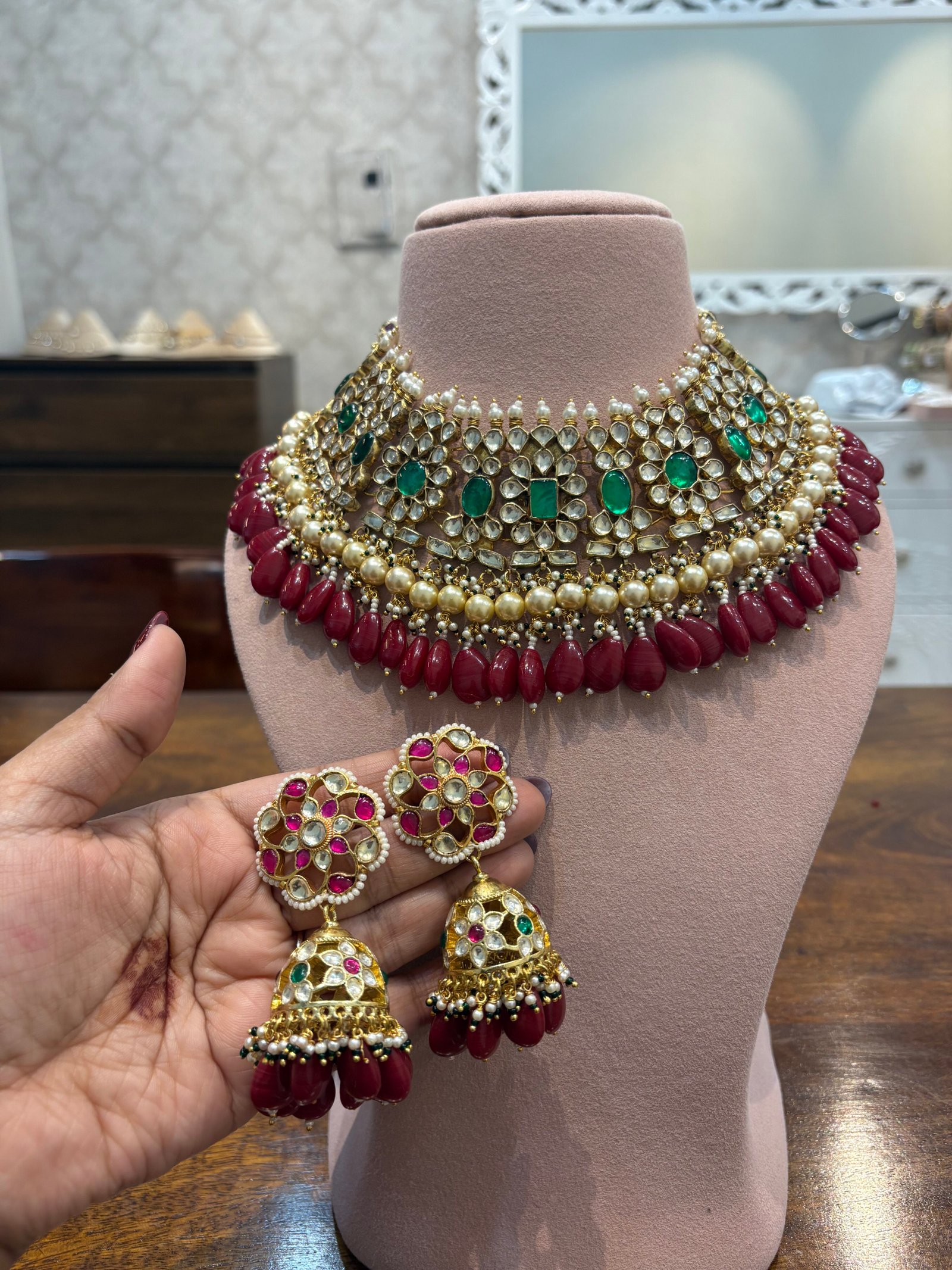 Manaswini Kundan Necklace Set