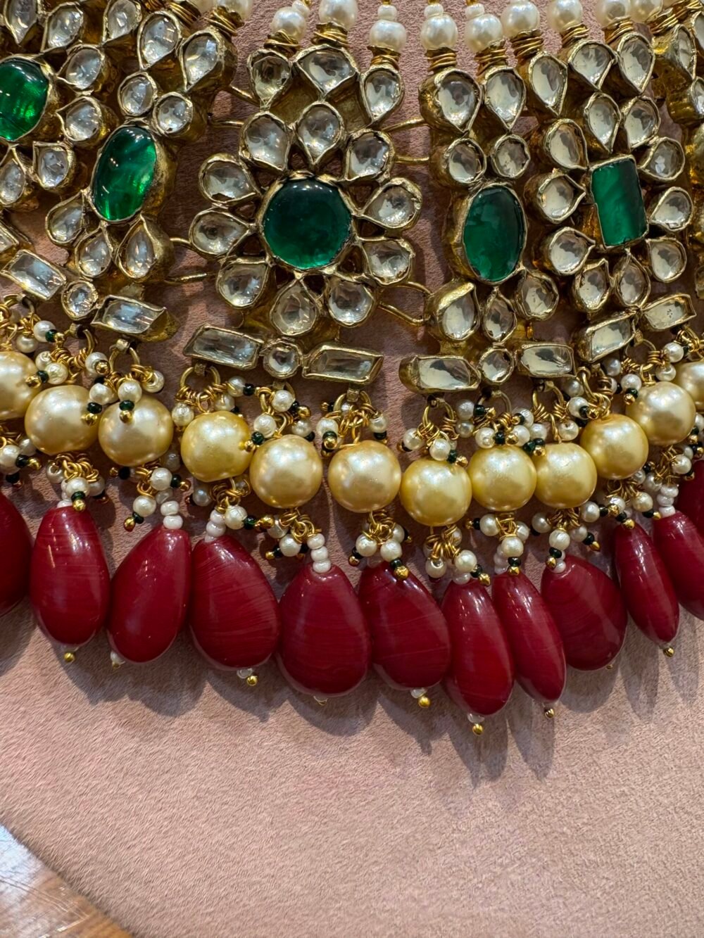 Manaswini Kundan Necklace Set - Image 4