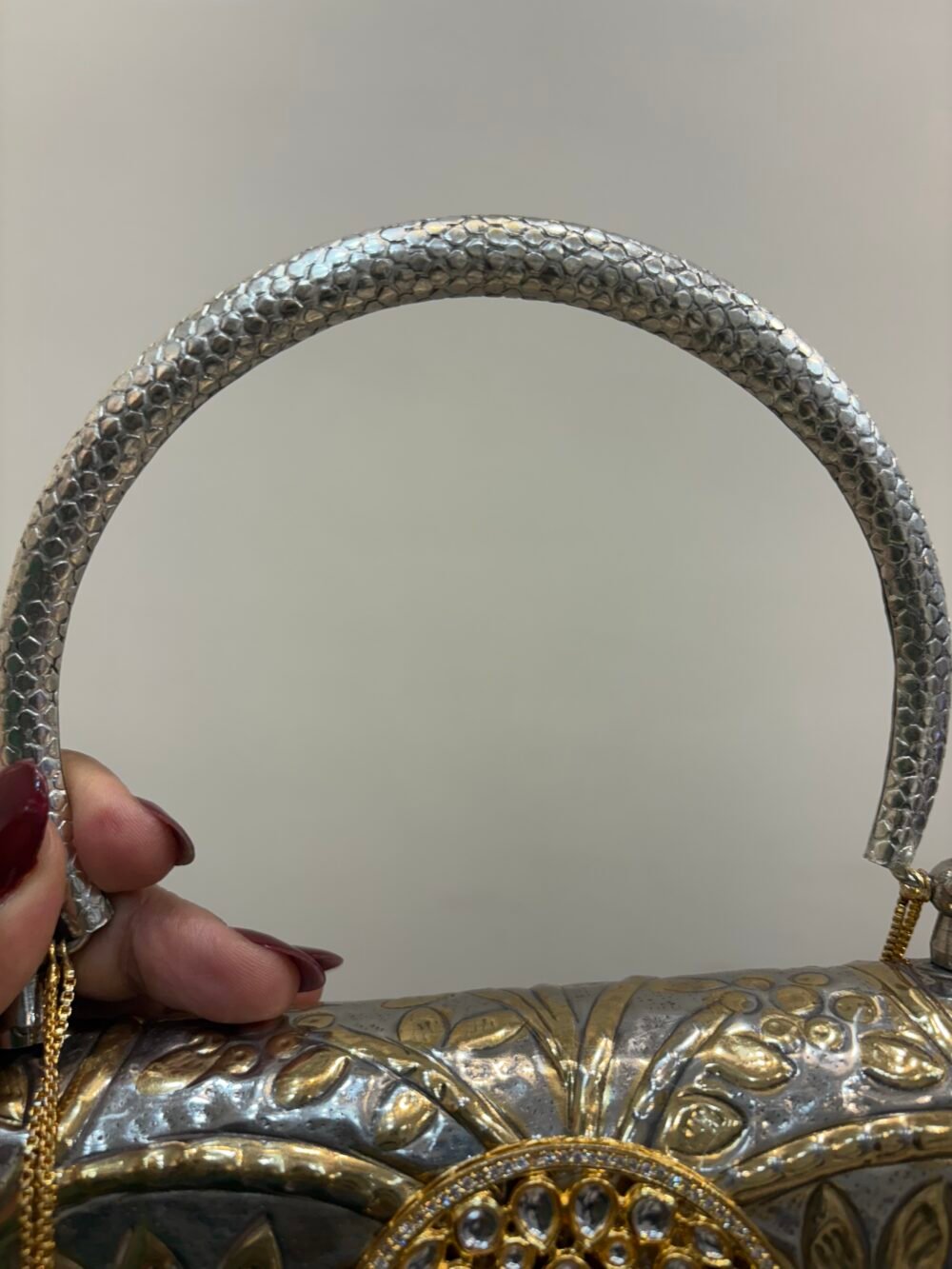 Jhalak Carving bag - Image 6