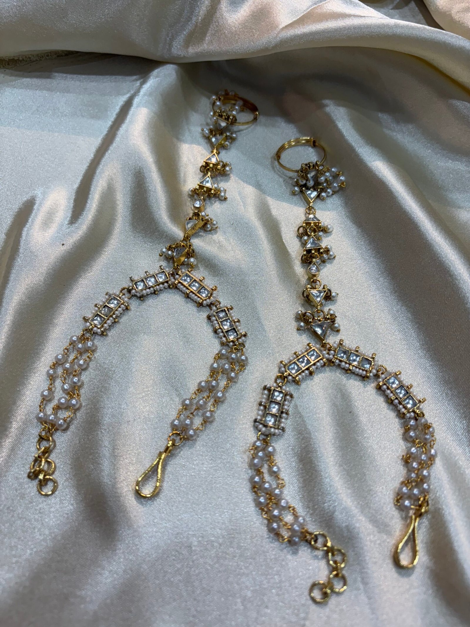 Charani Kundan Hathphool