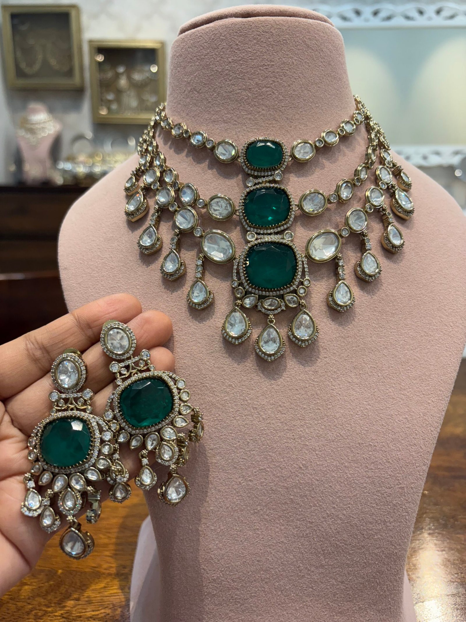 Vaachi Polki Emerald Necklace Set
