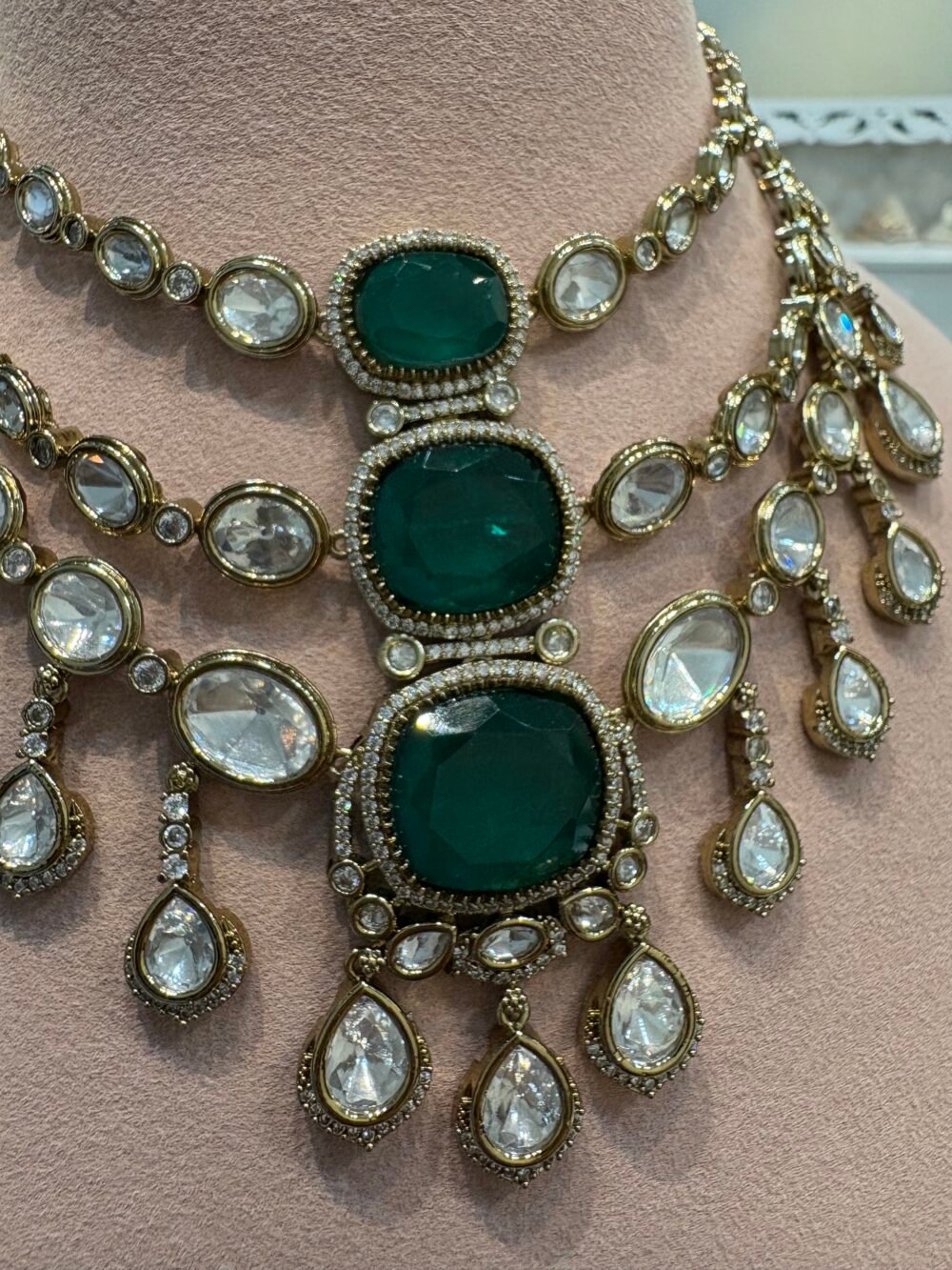 Vaachi Polki Emerald Necklace Set - Image 2