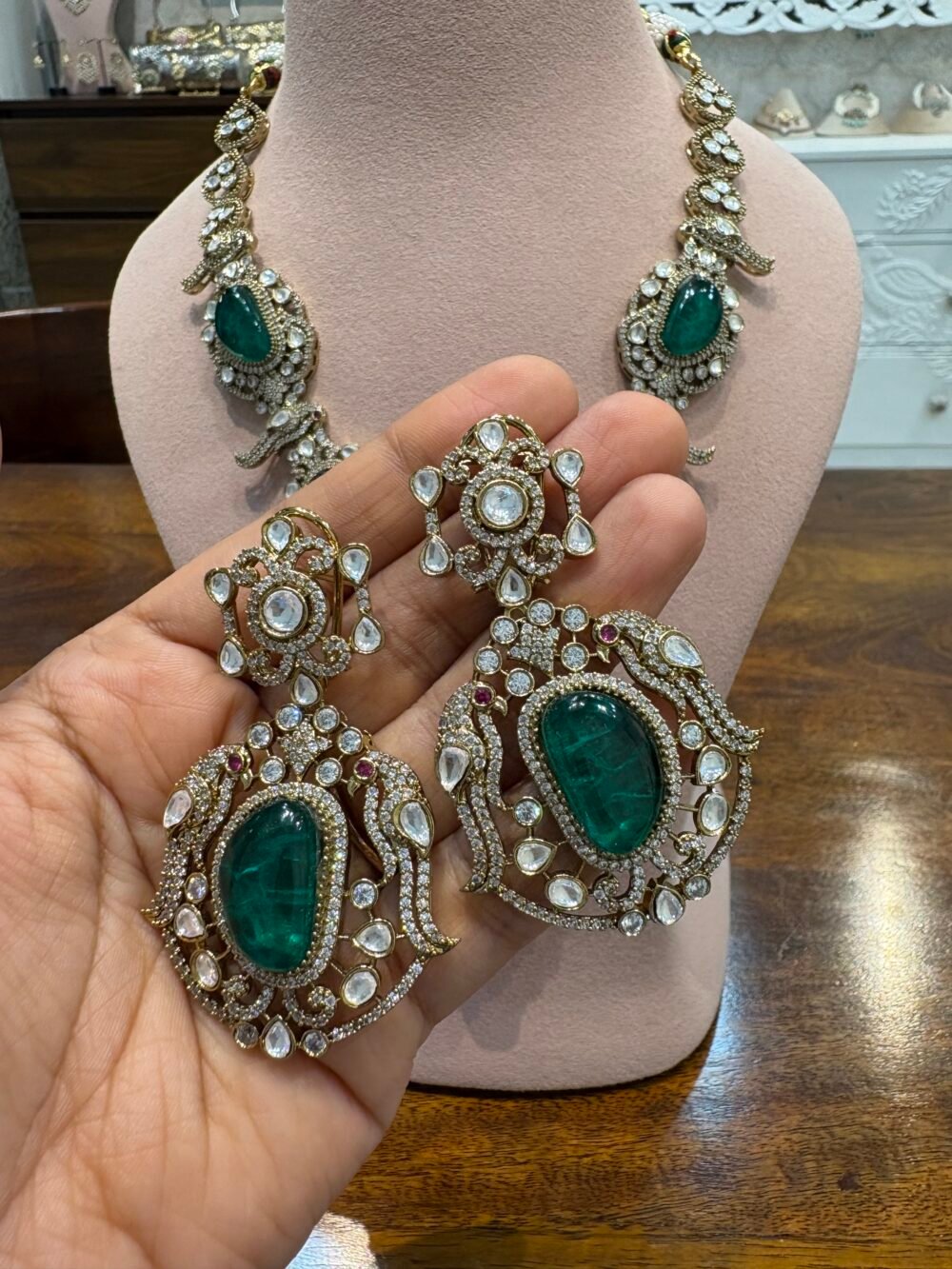 Aiyana Emerald Necklace Set - Image 6