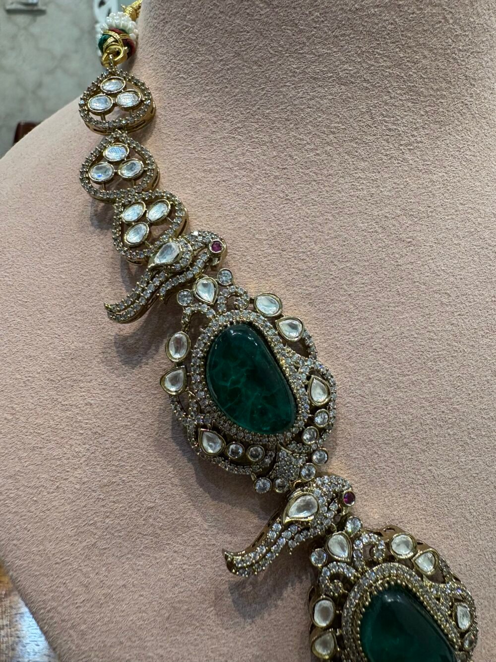 Aiyana Emerald Necklace Set - Image 5