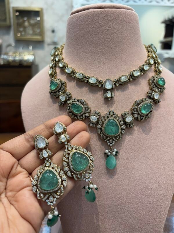 Aarishi Layered Necklace set