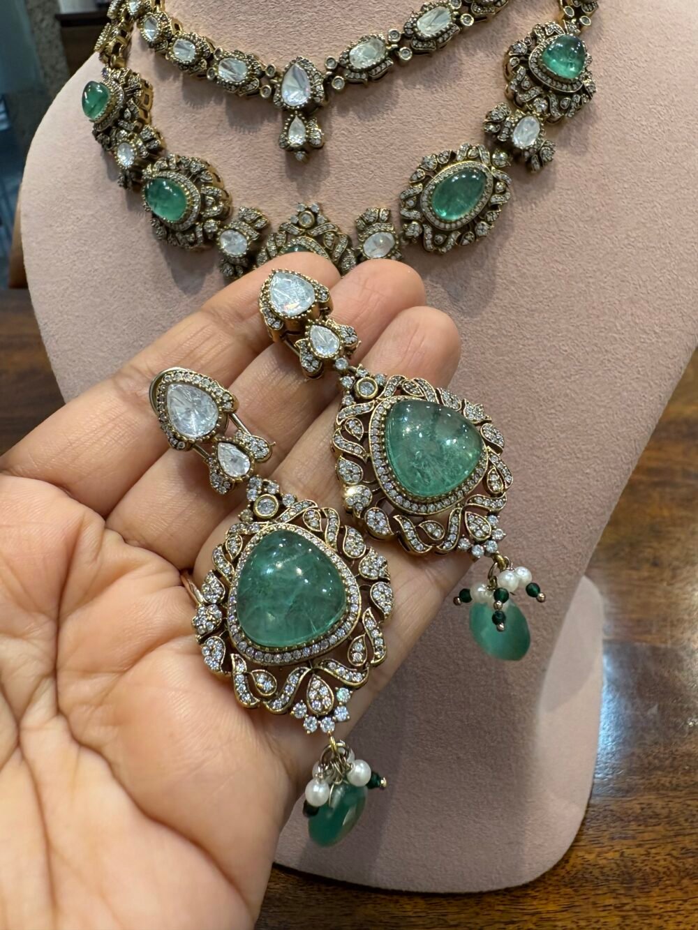 Aarishi Layered Necklace set - Image 8